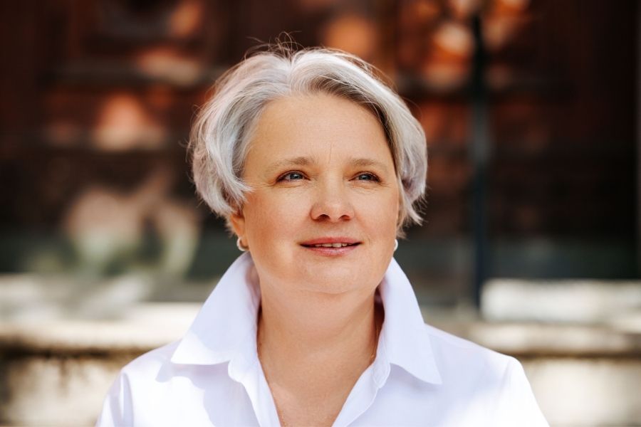 Olga Mukhina 900x600