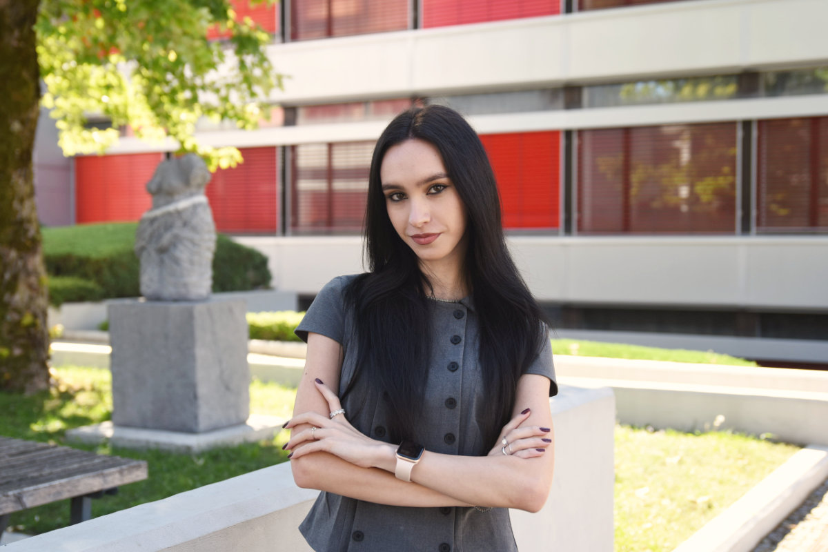 Administratorji   2 4