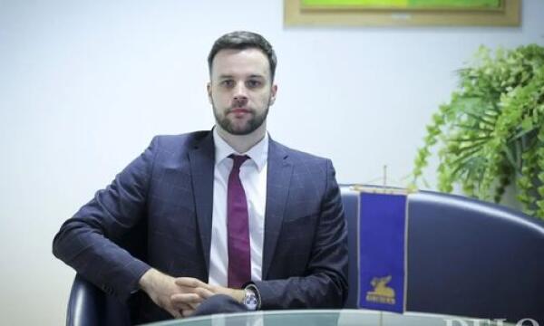 Domen Kregar dogodek Alumni EF