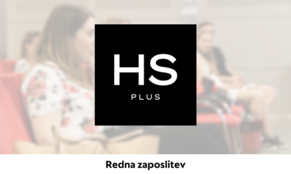 Naslovnica z napisoma „HS Plus“ in „Redna zaposlitev“ z zamegljenimi ljudmi v ozadju.