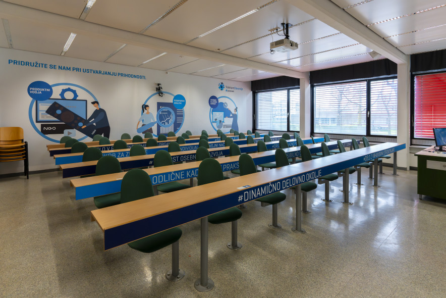 PREDAVALNICI 125 126 (7 of 15)