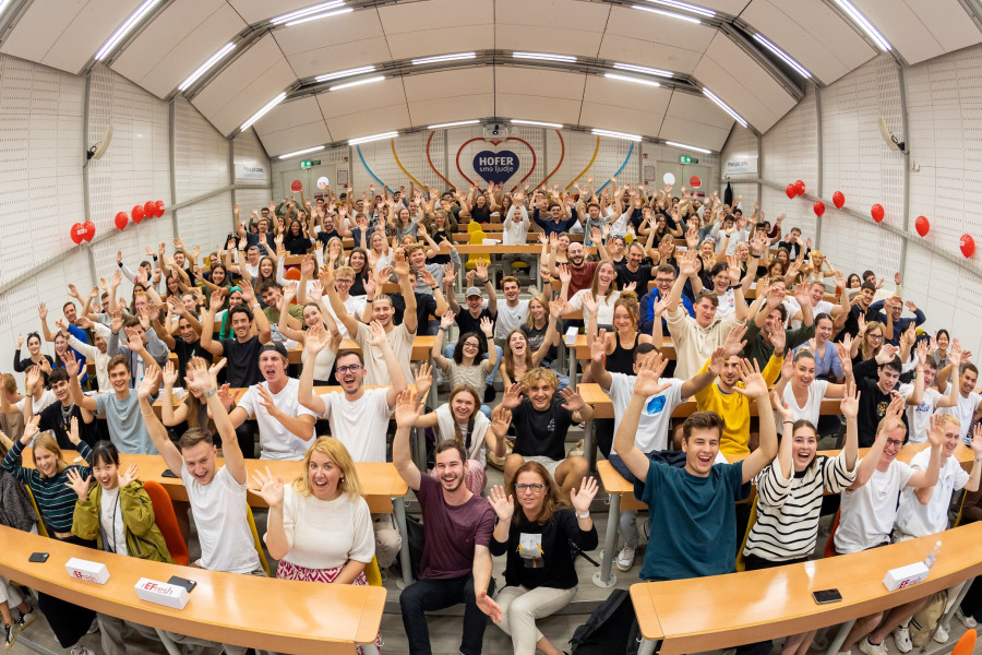 Group photo with international exchange students at UL SEB