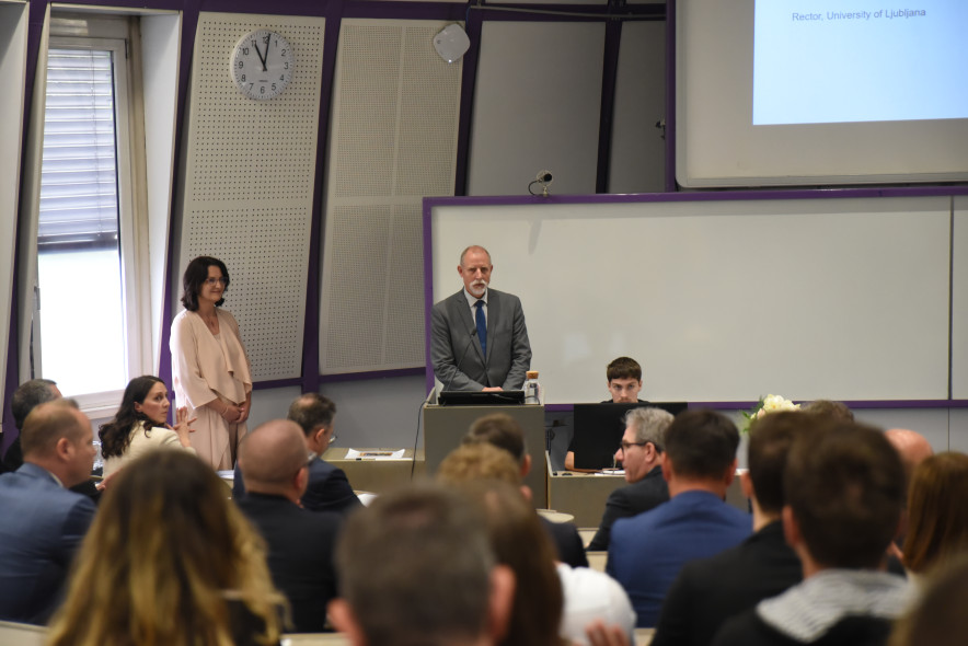  Rector of the University of Ljubljana, Prof. Gregor Majdič, at the lectern in the Lila Hall