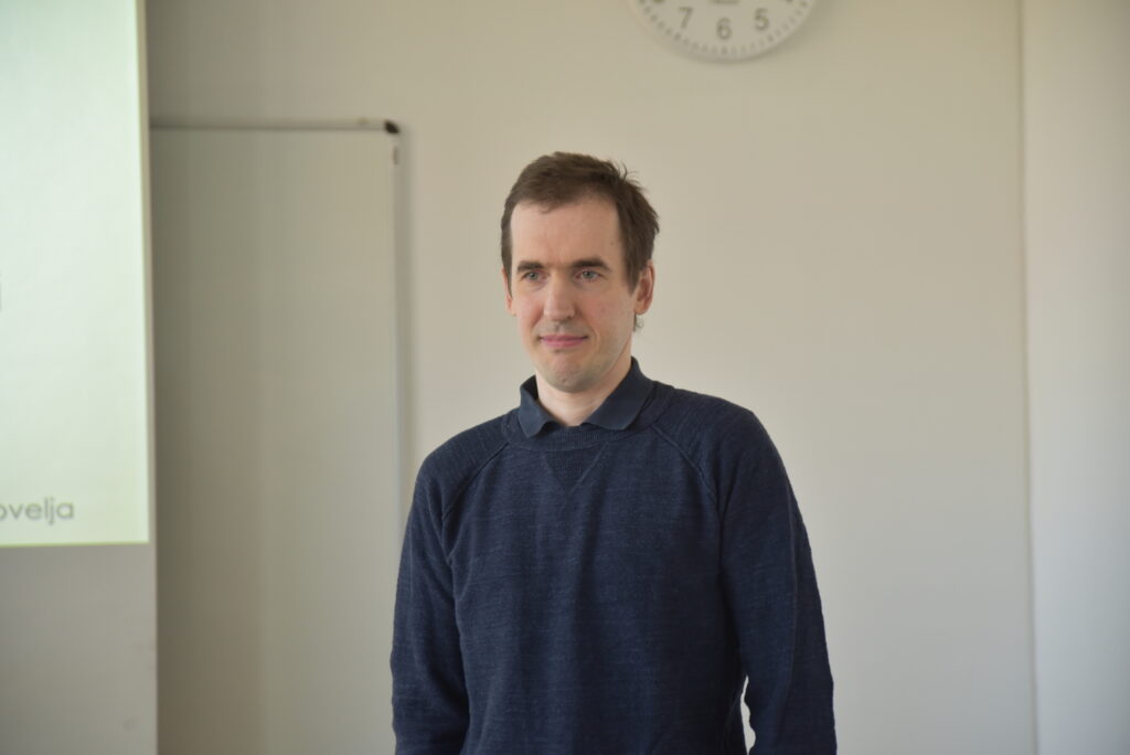 Javno predavanje dr. Tomaža Hovelje. 