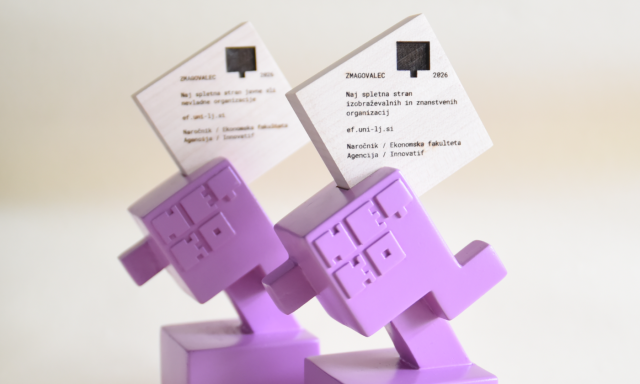 Dva kipca Netko nagrade na beli podlagi. 